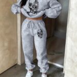 Ensemble Sweat à Capuche et Pantalon Décontracté pour Femme avec Imprimé Mi-Crâne Mi-Floral