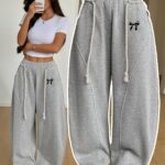 Women'S Autumn Winter Fleece Loose Casual Bootcut Long Pants, Premium Niche Sweet Cool Elegant Design Sense Lazy Fun Bow Pattern Print, Suitable for Daily Shopping And Casual Outings, Easily Creating Casual Street Style